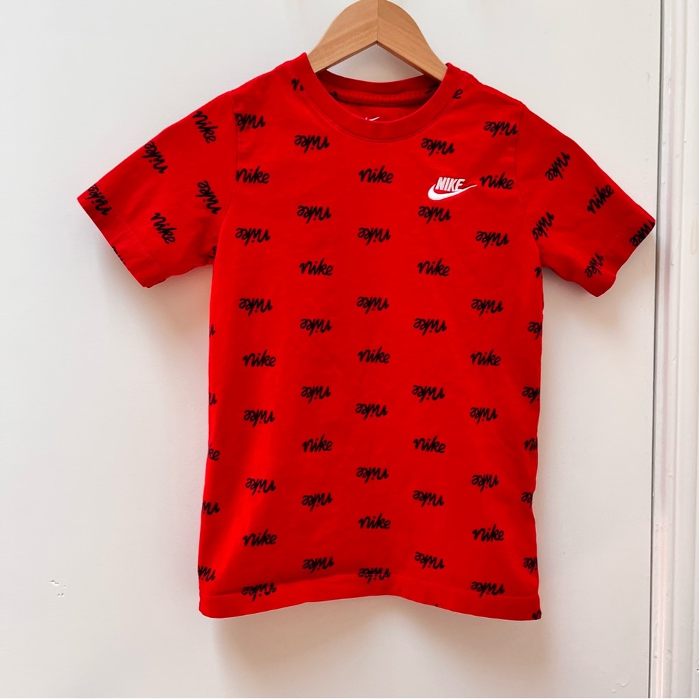 Nike Club All over Logo print Red Short Sleeves Kid's T-Shirt size M